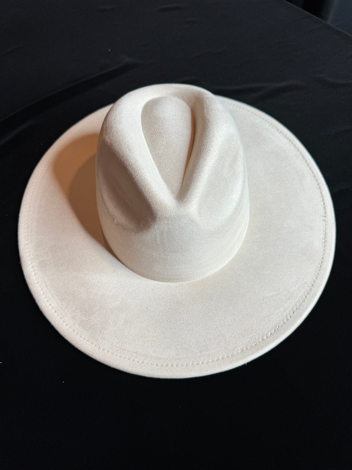 Vegan Suede Hat Beige