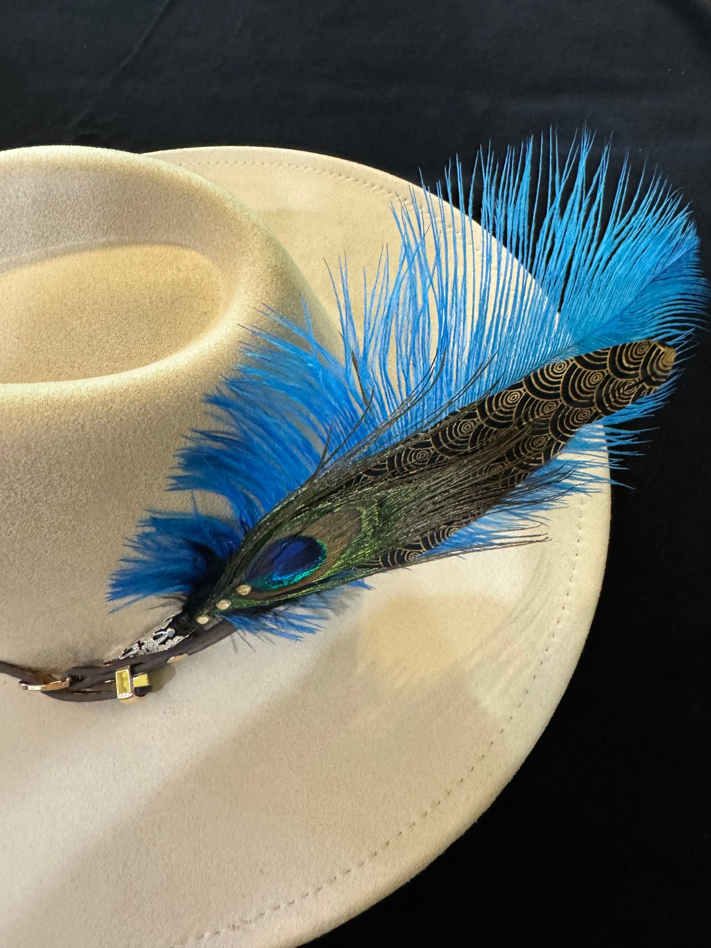 Custom Feather 114